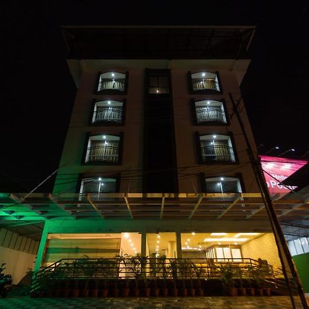 Hotel Garden Inn Kochi Exterior photo